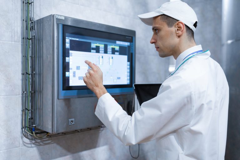 Come scegliere il miglior Panel PC industriale per le tue esigenze aziendali